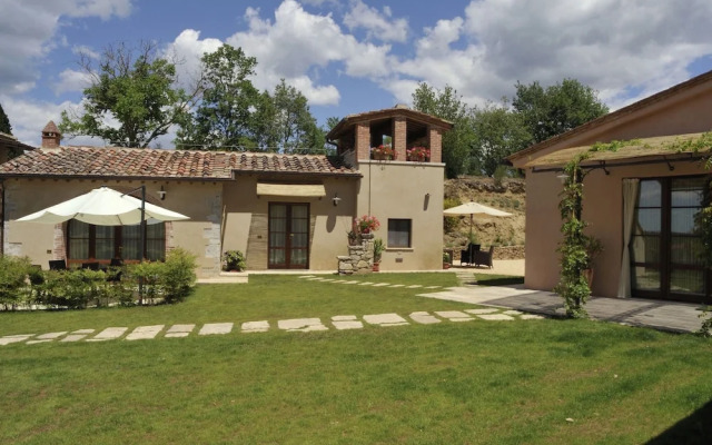 Gorgeous Mansion in Rapolano Terme With Swimming Pool