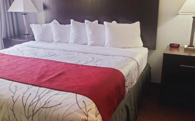 Blackstone Lodge & Suites