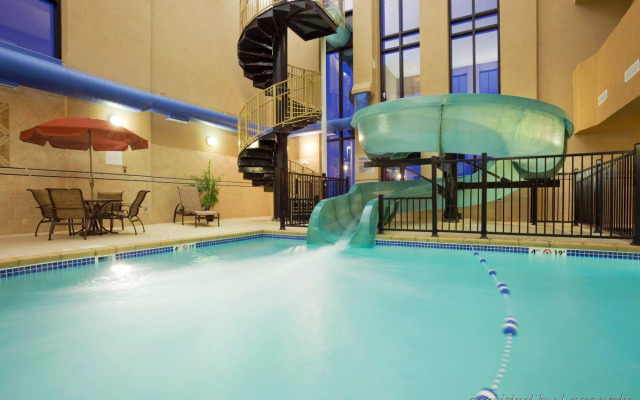 Holiday Inn Express Mitchell by IHG