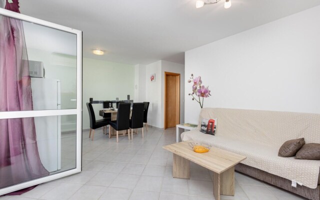 Stunning Home in Cizici With Wifi and 2 Bedrooms