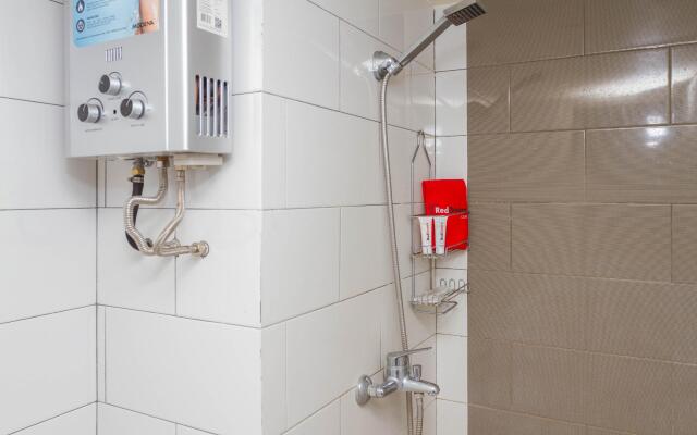 RedDoorz Apartment @ Jarrdin Cihampelas