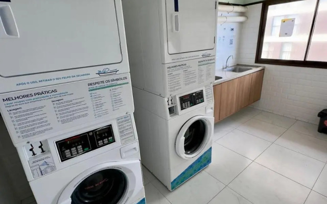 Academia/Garagem/ Piscina : a 300 m do Farol