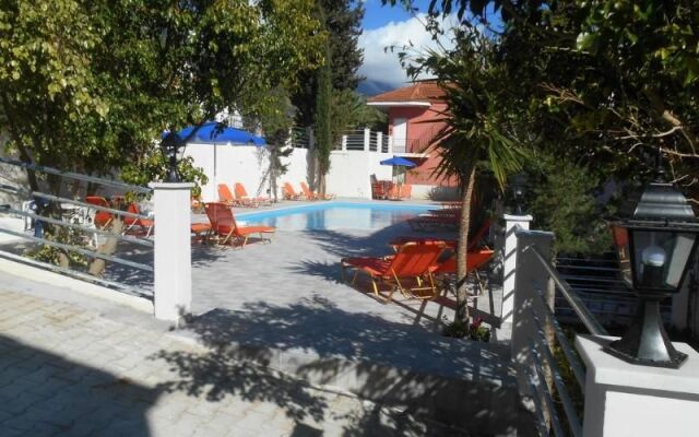 Odyseas Studios - Near Lourdas Beach