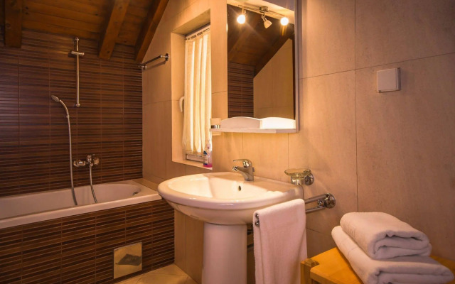 Tianis Apartments
