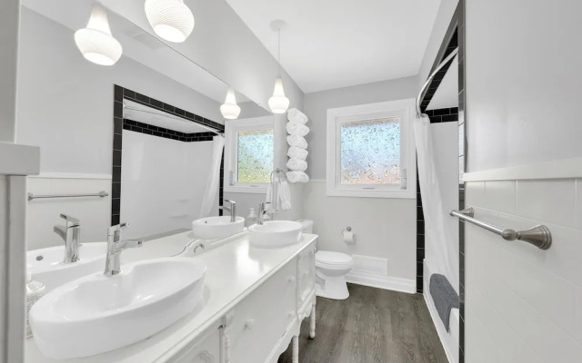 Park Bungalow #4 - Seacliff Beach Suites