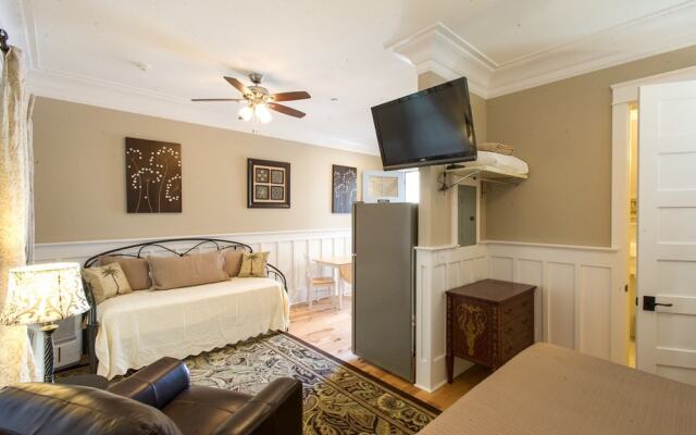 The Palmetto House Inn