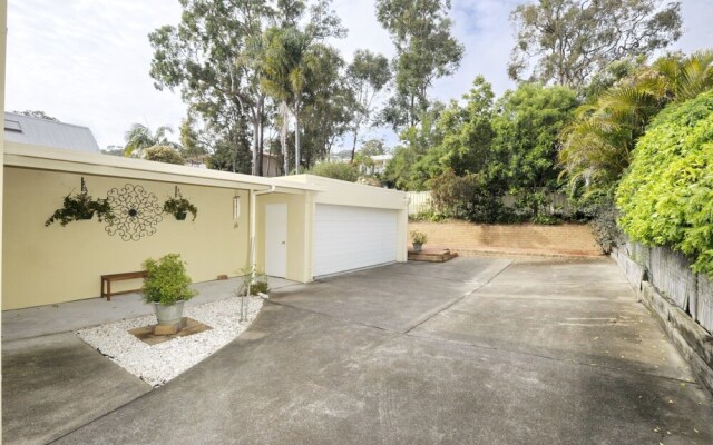 Government Road, 2/161