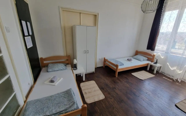Downtown Belgrade Hostel and Apartments