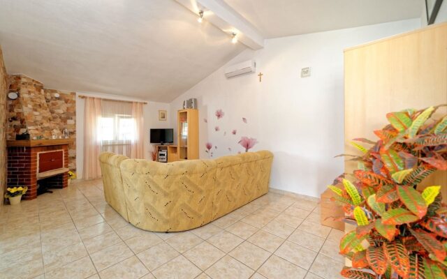 Apartment Mirijana Stinjan / One Bedroom A1