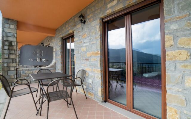 Hill View Apartment in Bosco With Terrace