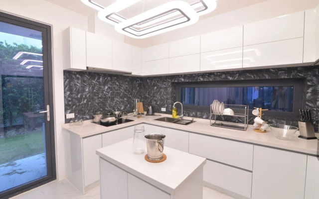 Private Pool Villa in Central Pattaya - Palmb1