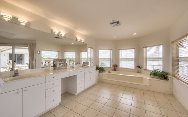 The White Ibis 5 Bedroom Home