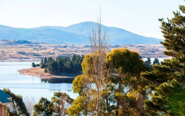 Summit 9 - Modern and stylish newly renovated apartment