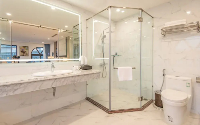 Reyna Luxury Hotel