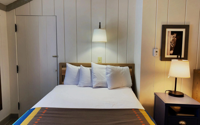 Bright Angel Lodge – Inside the Park - Image 3