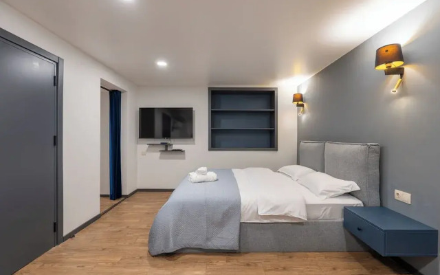 Stones Throw Apartments