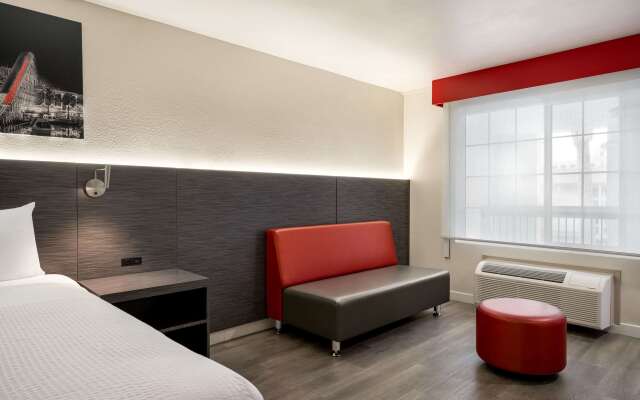 Ramada by Wyndham Anaheim Convention Center