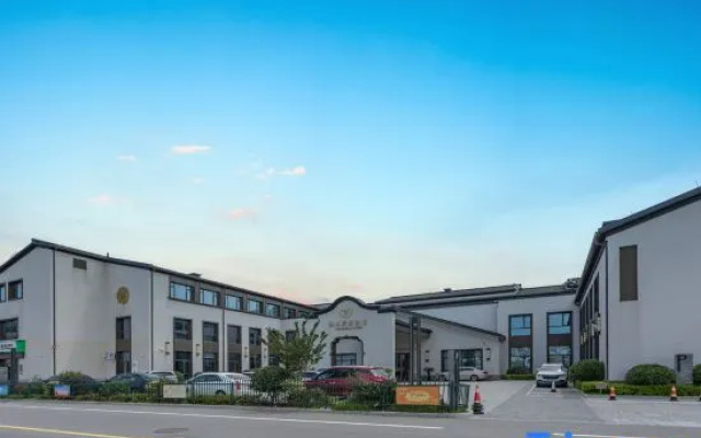 Yooler Resort Hotel