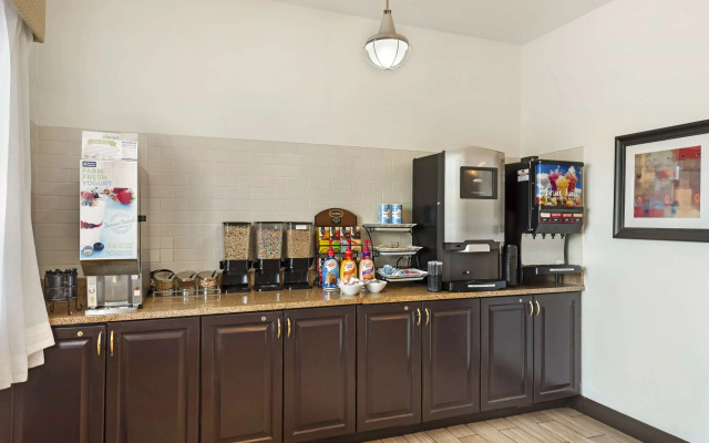 Best Western Plus Eagleridge Inn & Suites