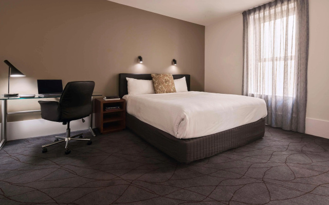The Victoria Hotel Melbourne - Image 7