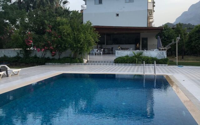 Mina Grand Hotel
