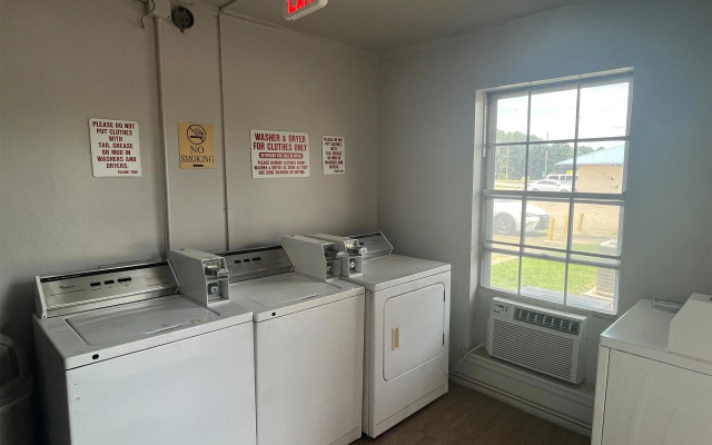 Motel 6 New Boston, TX