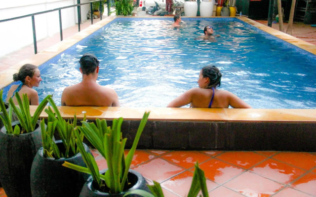 Tropical Breeze Guesthouse