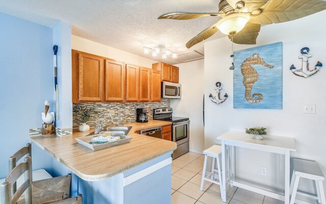 Sandpiper Cove 8229 Studio Bedroom Condo by RedAwning