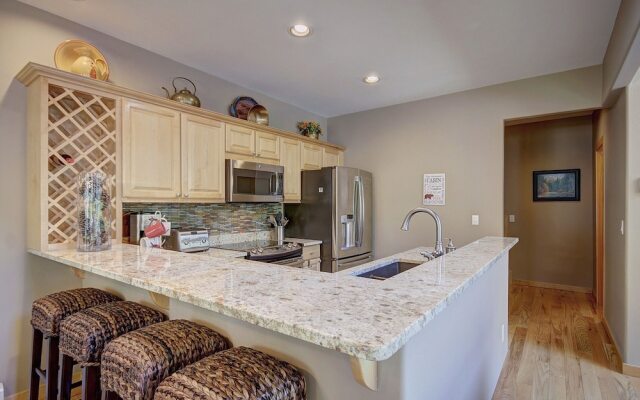 Tall Pines Lodge 4 Bedroom Townhouse by RedAwning