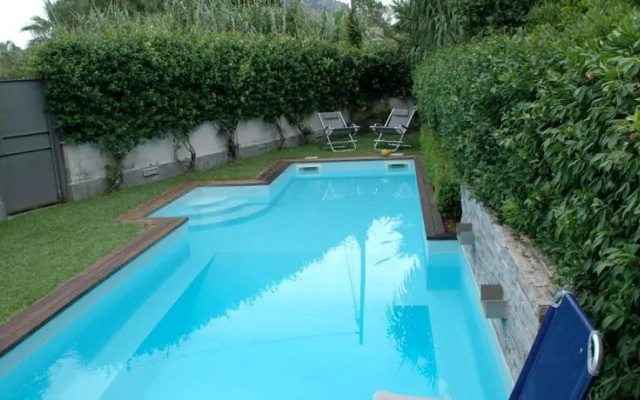 Villa a Mondello con piscina