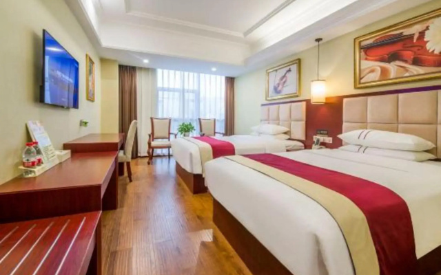 Vienna Hotel (Chongzhou High Speed Railway Station)