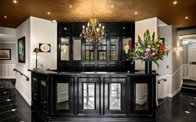 Echoes Boutique Hotel and Restaurant