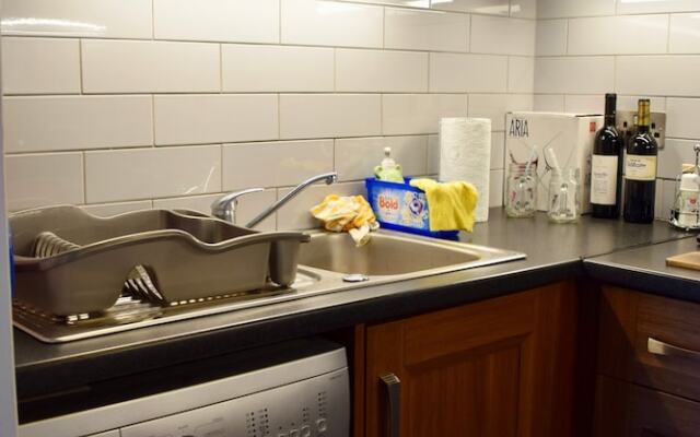 1 Bedroom Apartment Close To City Centre