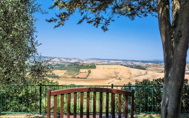 Apartment in Castelfiorentino With Pool