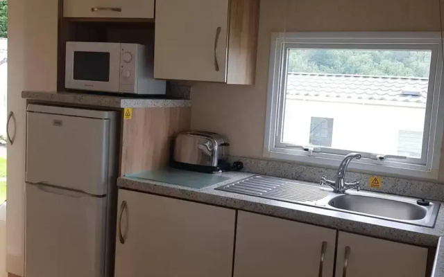 2br-pool-garden-parking-wifi-sleeps6