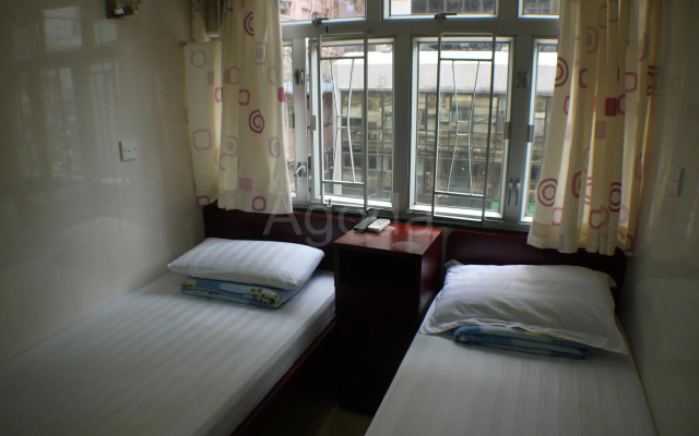 Loi Loi Guest House – Guest Rooms – Kowloon