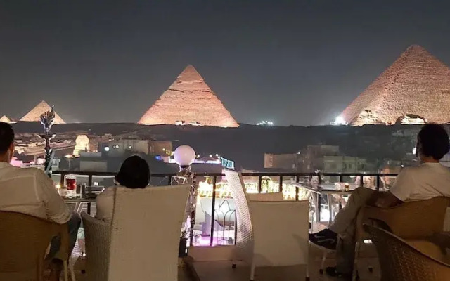 Golden Pyramids Inn