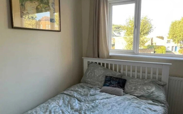 Quiet 3 Bedroom House With a Garden in Putney