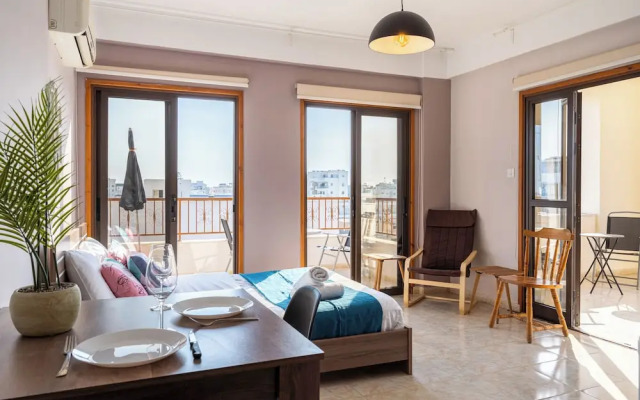 Ani's Studio With Terrace in Larnaca