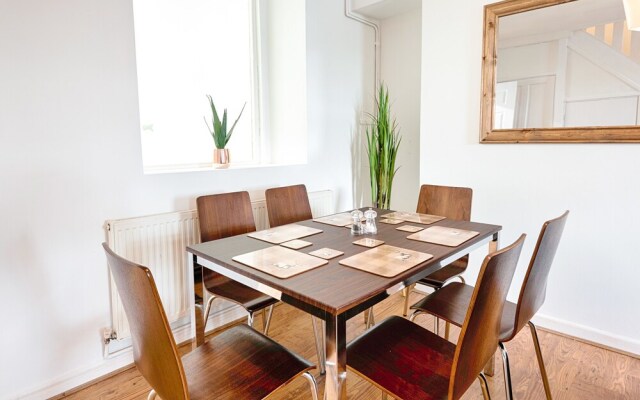 Swansea Hosea Spacious Home