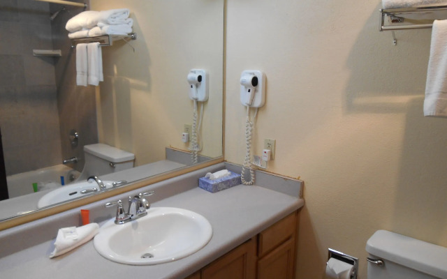 GuestHouse Inn & Suites Eugene / Springfield