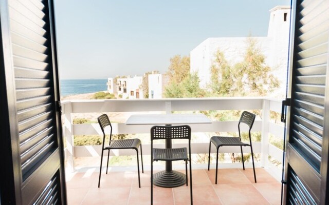 White Sun maisonette overlooking the sea