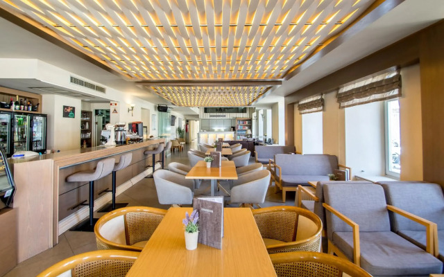 Diogenis Hotel