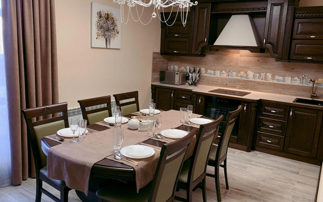 Hostynnyy Dvir Apartament Hotel