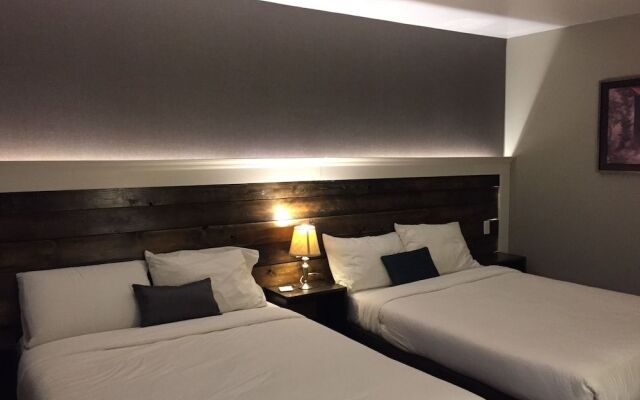 Greenside motel