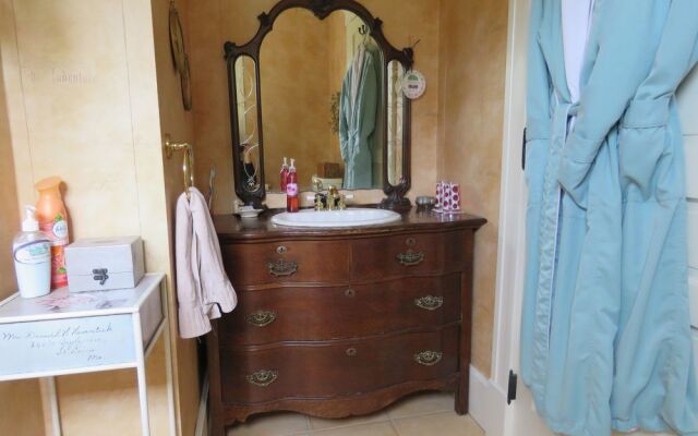 The Sleigh Maker Inn Bed and Breakfast