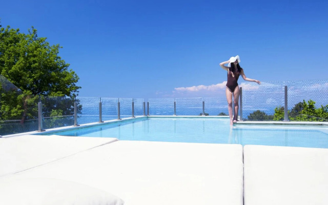 Exclusive Luxury Villa with Pool and Spa