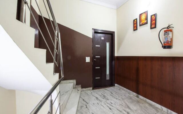 Gurjeet Hotel By Naavagat