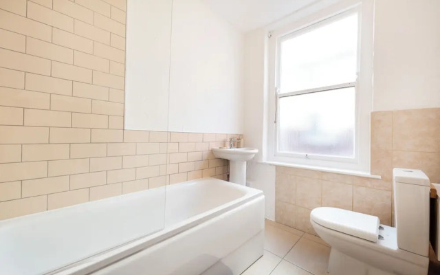 Stunning 5-bed Maisonette in Bristol