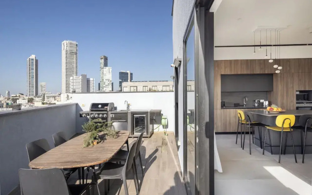 Rooftop Jacuzzi Penthouse by Sea N' Rent